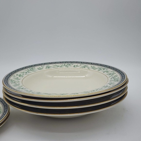 Royal Doulton Oregon 4-Large Rim Soup Bowl 9 In And 2- Salad Plates 8in - Picture 5 of 8